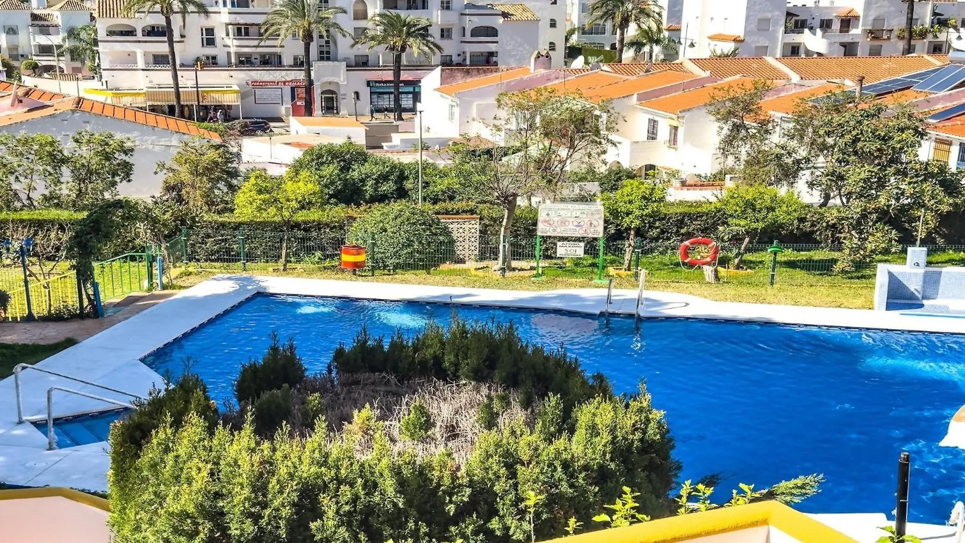 La Perla Beach & Pool Benalmádena 0*,