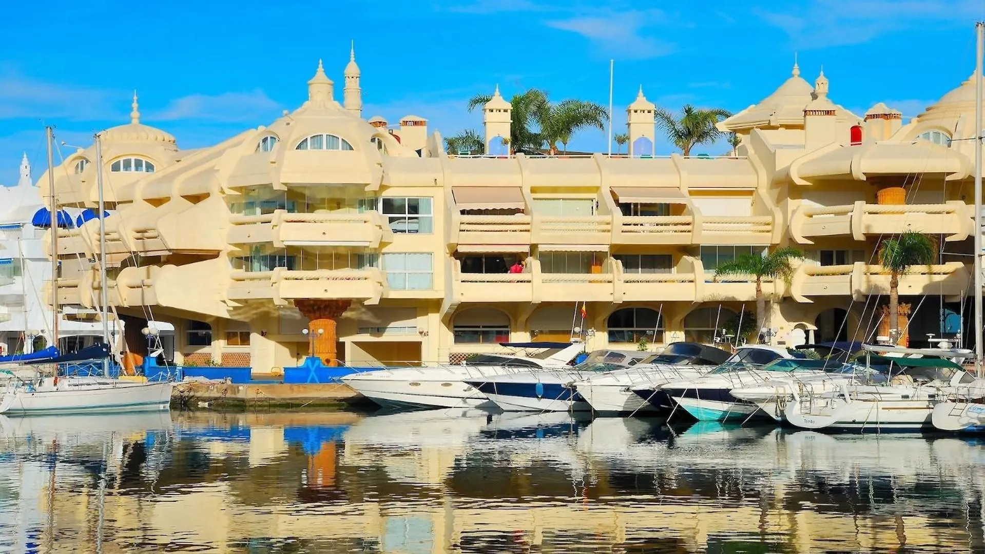 Apartment La Perla Beach & Pool Benalmadena