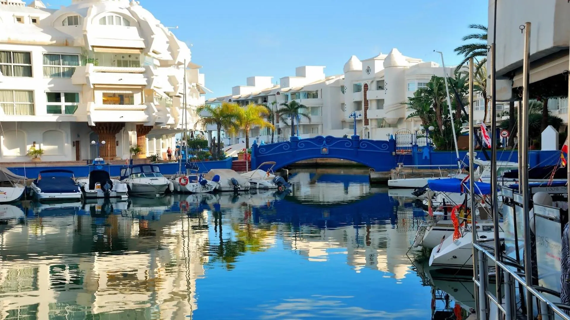 Apartment La Perla Beach & Pool Benalmadena