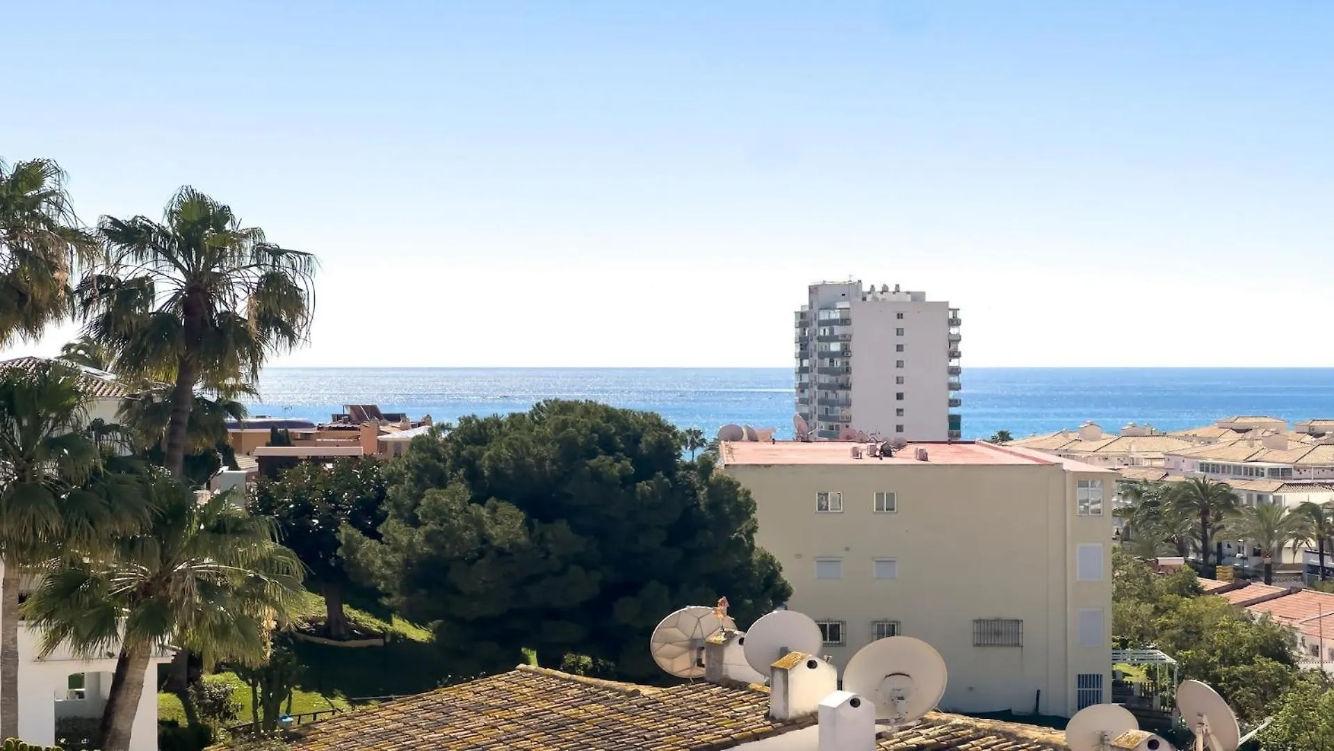 Apartment La Perla Beach & Pool Benalmadena Spain